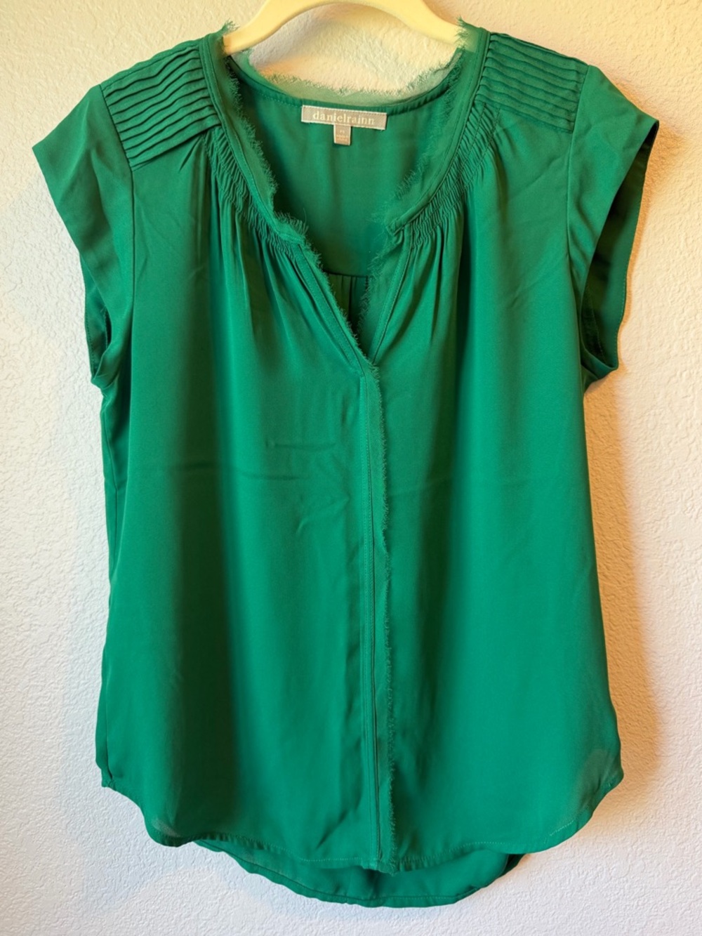 Daniel Rainn Bernal Split Neck Blouse, Like New, Small Petite - Picture 9 of 9